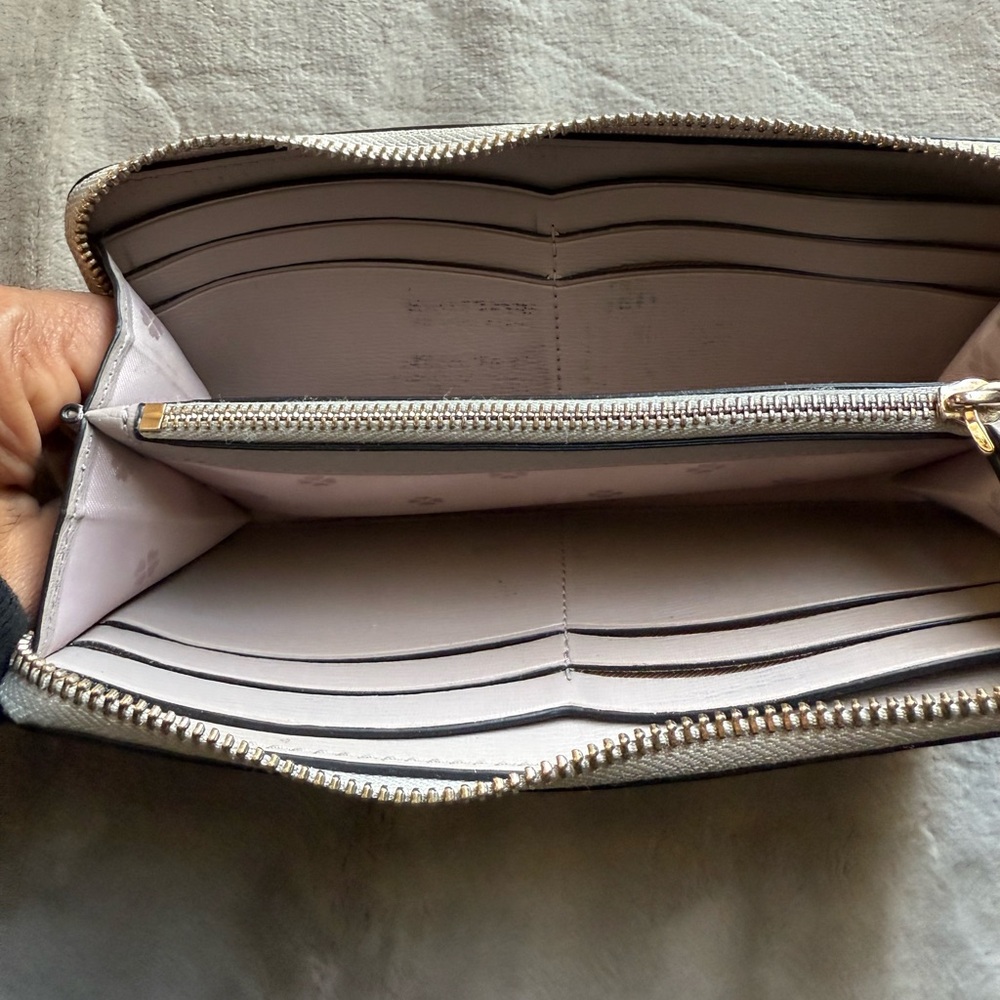 Kate Spade Black and Cream Wallet - Picture 8 of 8